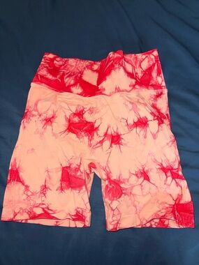Tie-Dye High-Waist Biker Shorts - Orange & Red